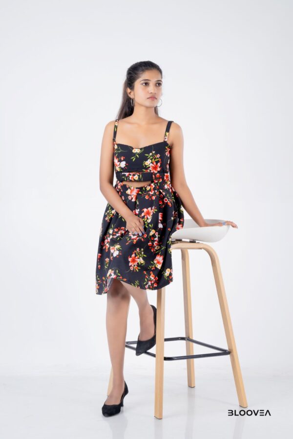 Sleeveless black flower printed short dress